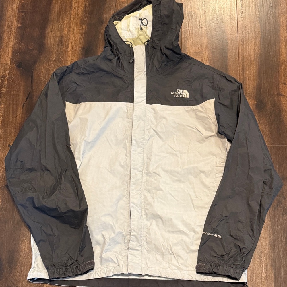 The North Face Women's Gray HyVent 2.5L Windbreaker